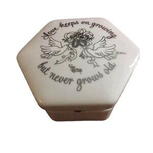 VTG 1976 Wedding Keepsake Trinket Box Porcelain Hinged Japan Romantic Cottagecor